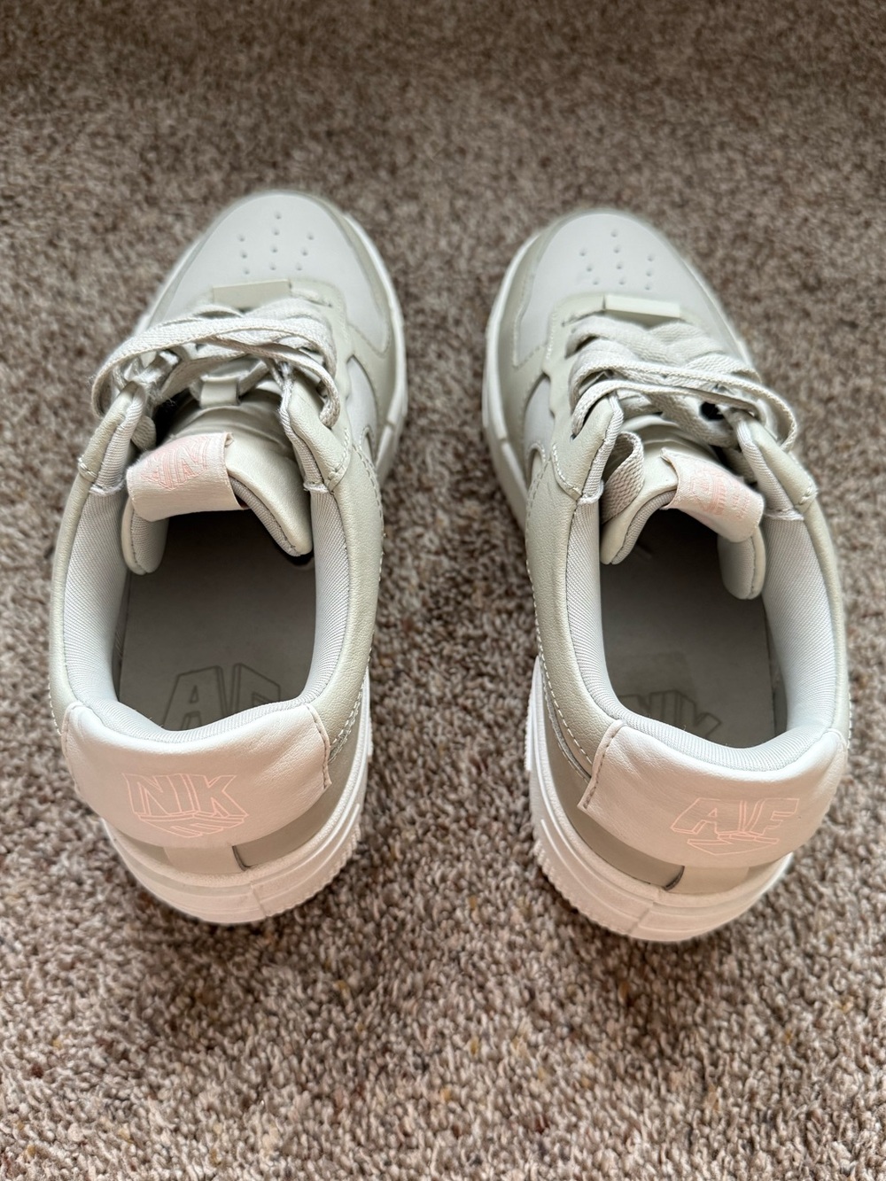 Women’s Casual Low-Top Sneakers in Light Sage and Light Pink - Picture 7 of 12